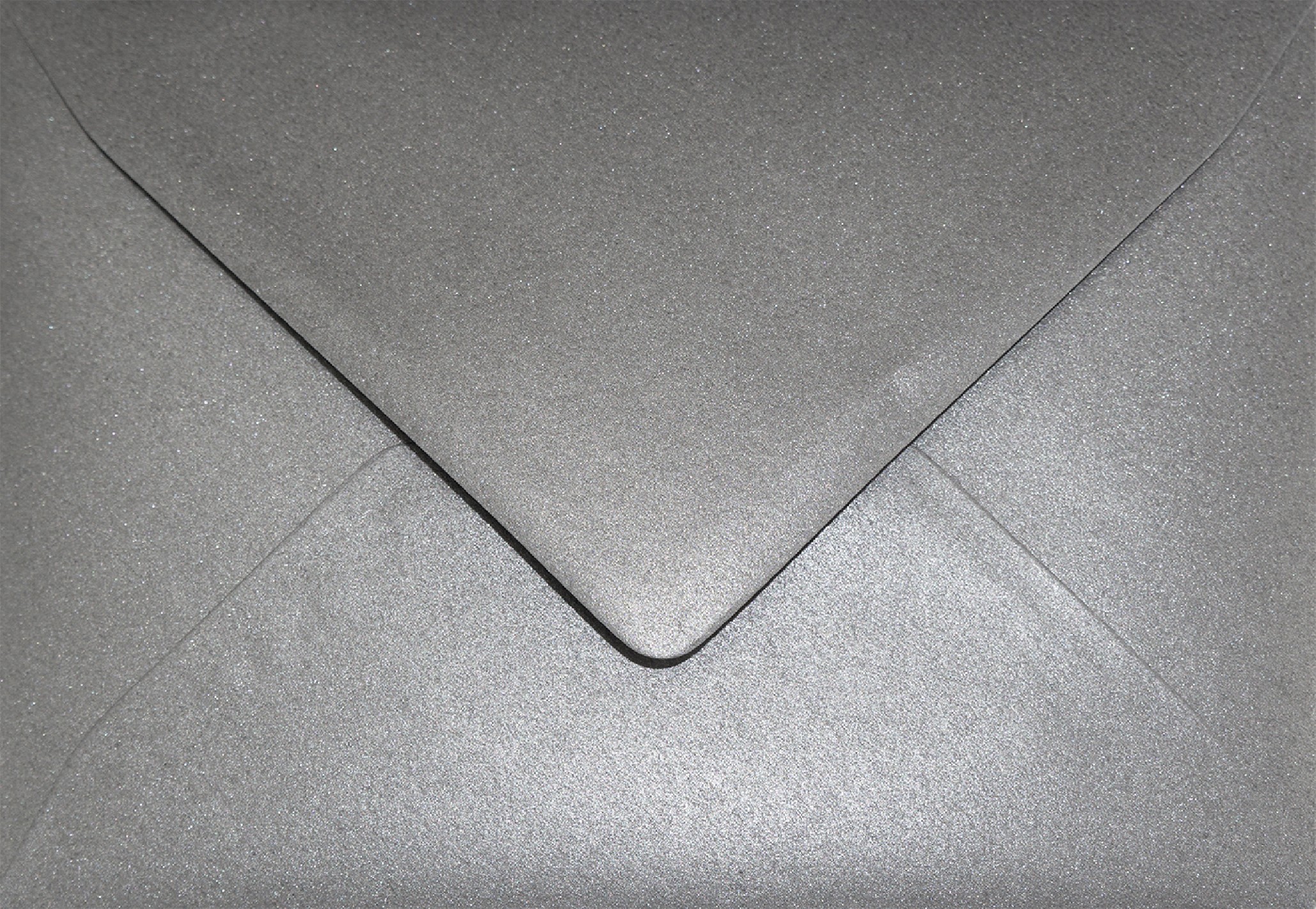 Koperta ozdobna B6 NK Aster Metallic Grey szara 120g Koperta ozdobna B6 NK Aster Metallic Grey szara 120g