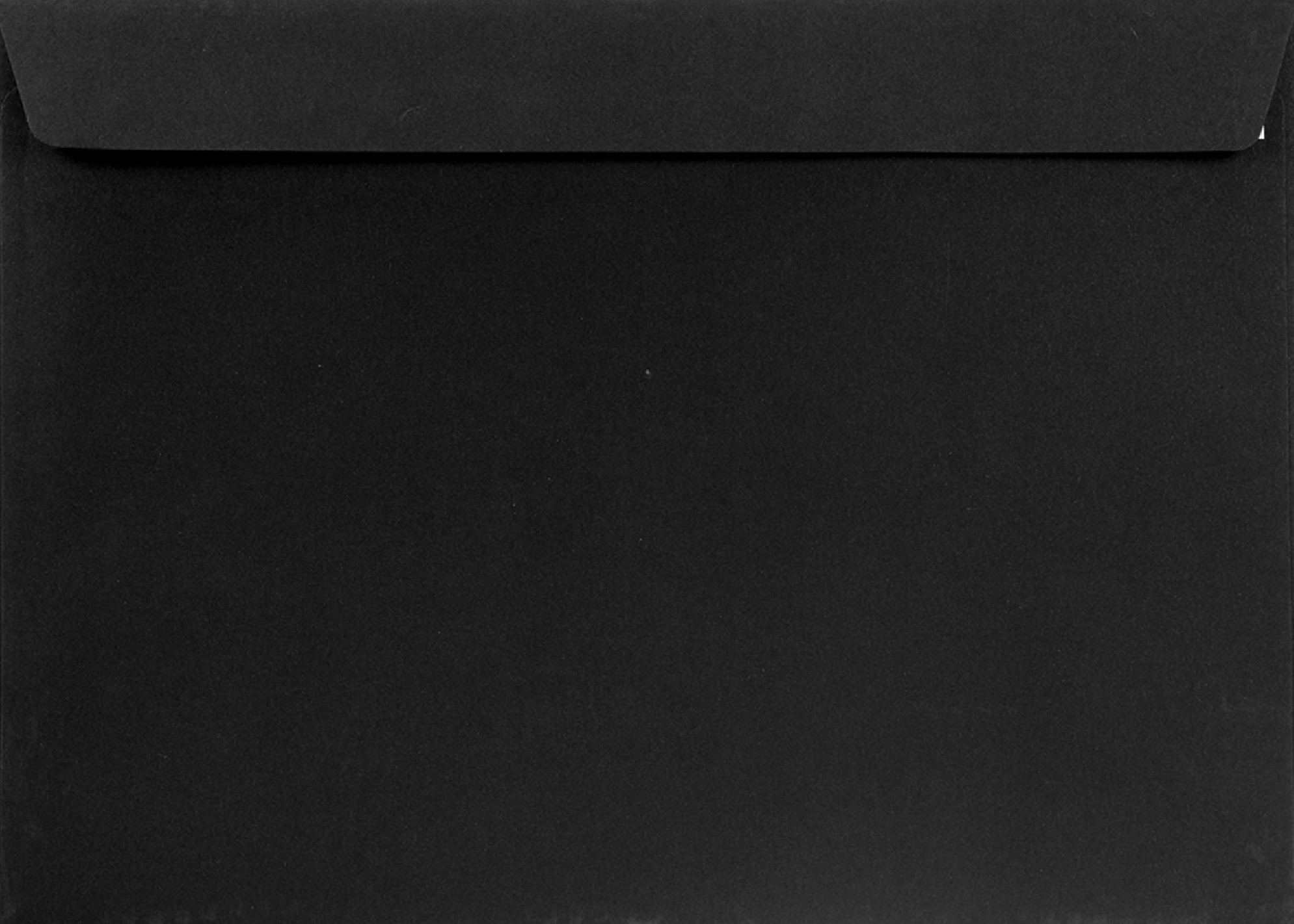 Enveloppe colorée noire C4 (22,9x32,4cm) bande adhésive Burano Nero 120g Enveloppe colorée noire C4 (22,9x32,4cm) bande adhésive Burano Nero 120g