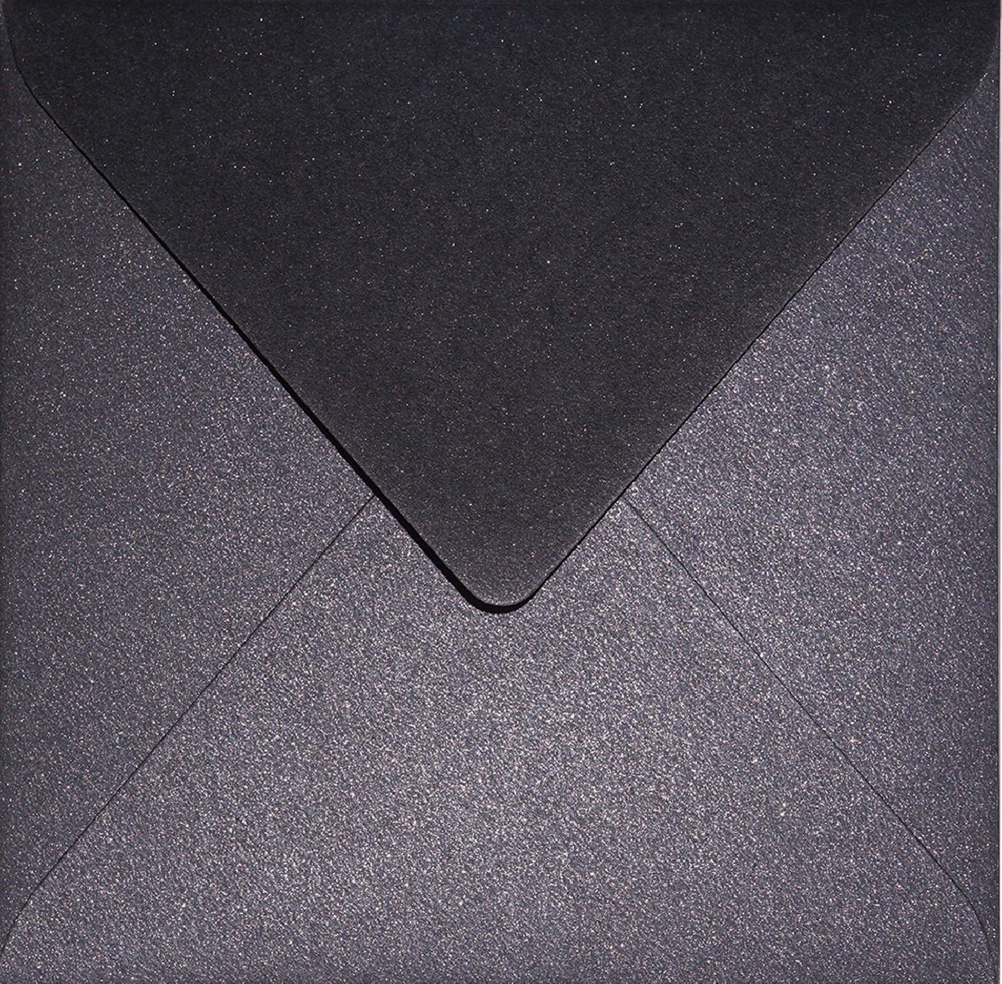 Koperta ozdobna kwadratowa K4 15,3x15,3cm NK Aster Metallic Black Cooper czarna z miedzianymi drobinkami 120g Koperta ozdobna kwadratowa K4 15,3x15,3cm NK Aster Metallic Black Cooper czarna z miedzianymi drobinkami 120g