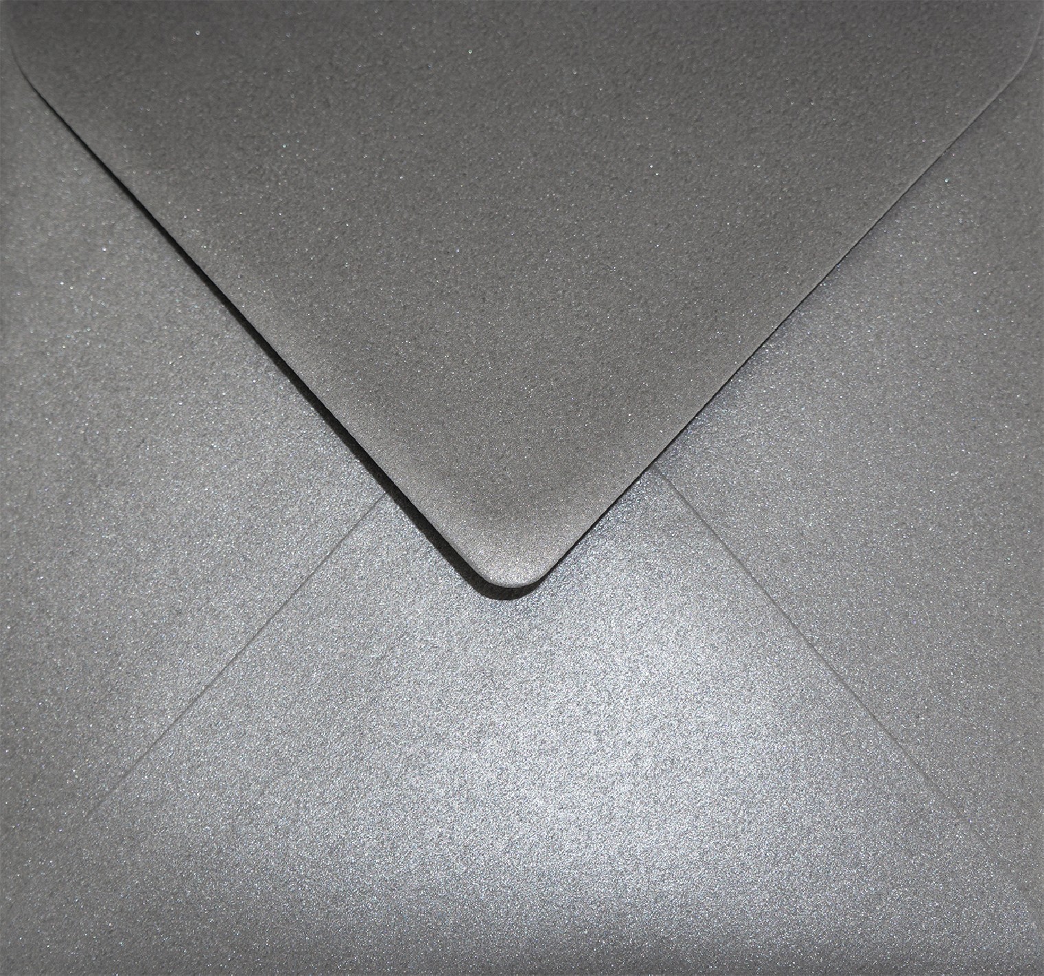 Koperta ozdobna kwadratowa K4 NK 15,3x15,3cm Aster Metallic Grey szara 120g Koperta ozdobna kwadratowa K4 NK 15,3x15,3cm Aster Metallic Grey szara 120g