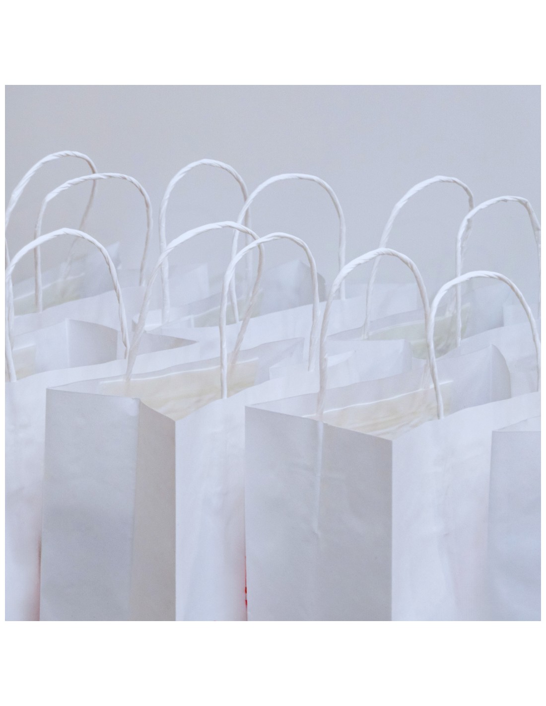 Sac en papier Kraft blanc (18x8x21cm) - 400 pièces Sac en papier Kraft blanc (18x8x21cm) - 400 pièces