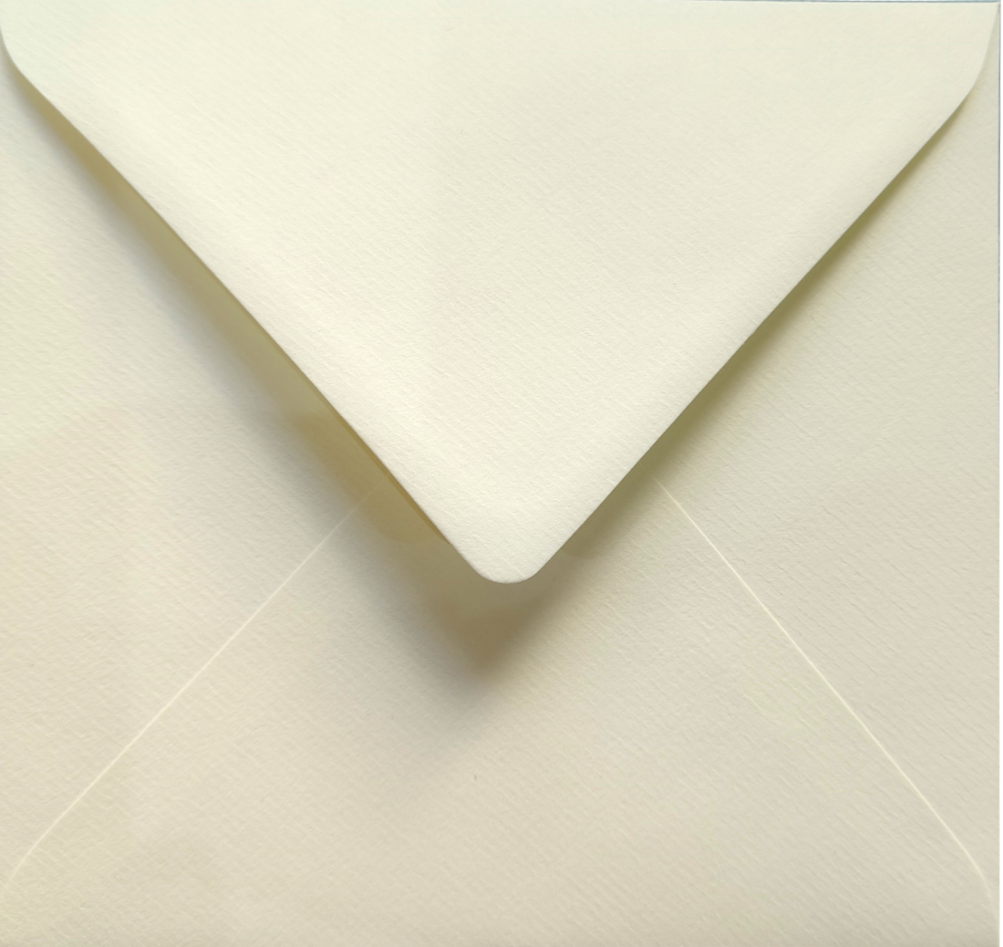 Enveloppe décorative carrée nervurée K4 15,3x15,3 NK Aster Laid Ivory ecru 120g Enveloppe décorative carrée nervurée K4 15,3x15,3 NK Aster Laid Ivory ecru 120g